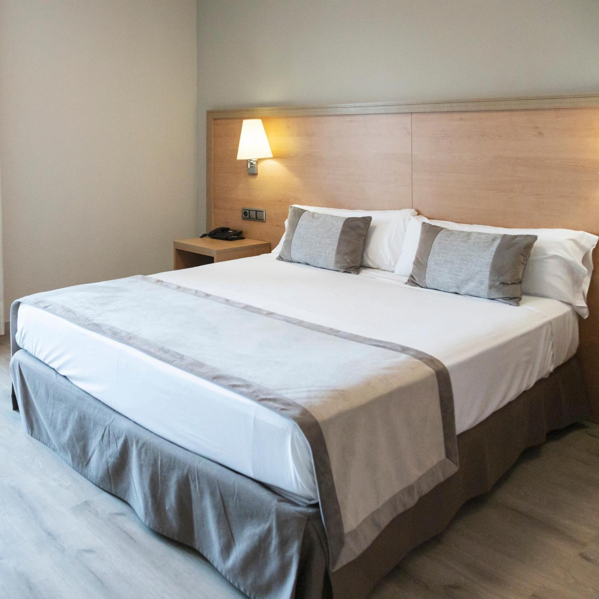Hotel Real Лерида Экстерьер фото