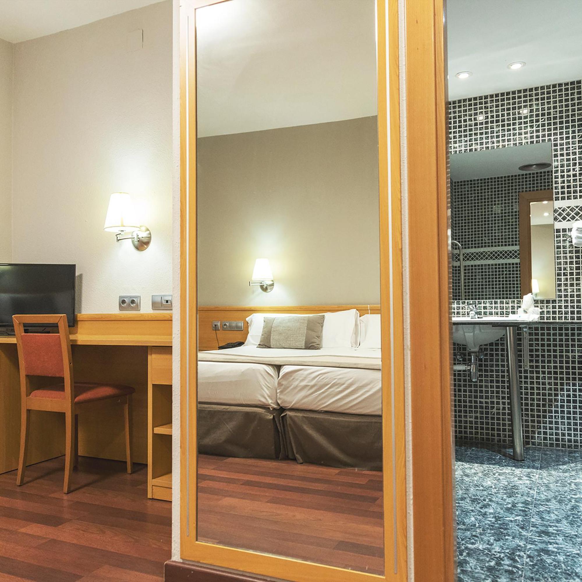 Hotel Real Лерида Экстерьер фото