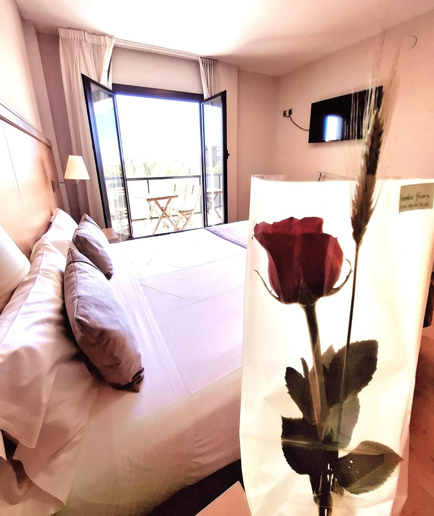 Hotel Real Лерида Экстерьер фото